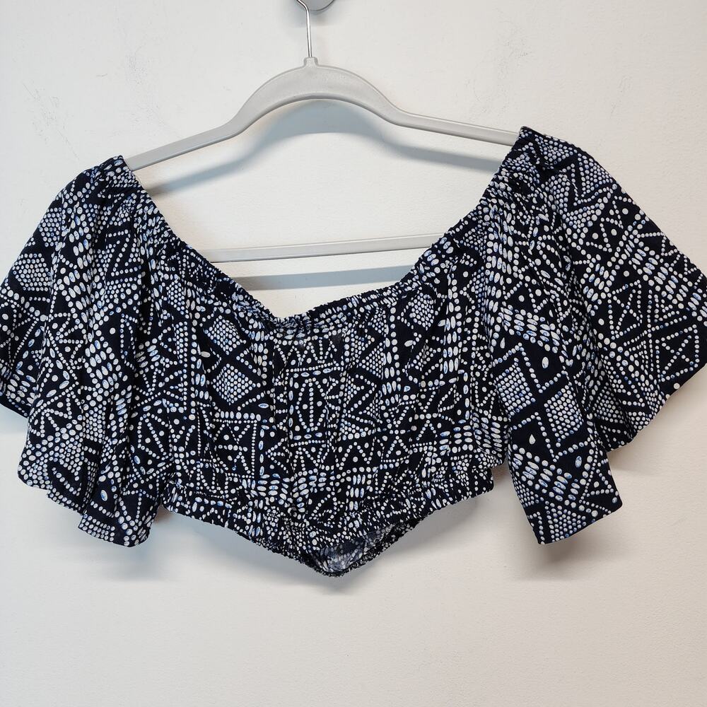 Womens Flutter Ruffle Sleeve Crop Top Size L Geo Blue Elastic Neck Summer Gypsy - Picture 5 of 9